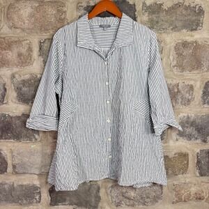 Habitat Clothes to Live In Women's XL Grey White Striped Button Shirt Lagenlook
